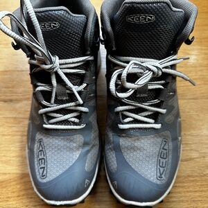 Keen Zionic Mid WP Women's 9